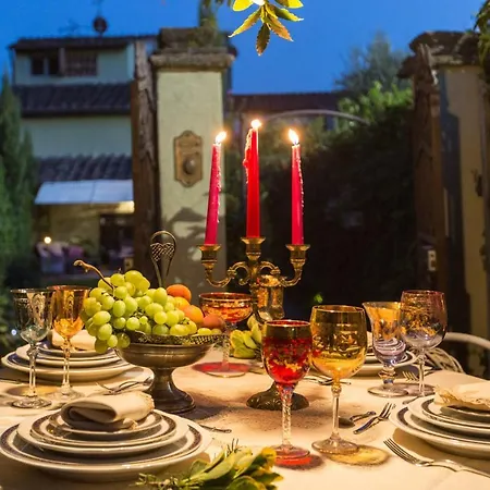 La Dimora Dei Conti, Indulge In A Country With Jacuzzi Facing The Town! Villa Capannori