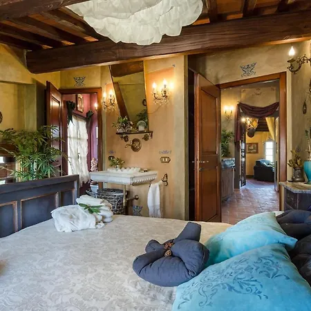 La Dimora Dei Conti, Indulge In A Country With Jacuzzi Facing The Town! וילה
