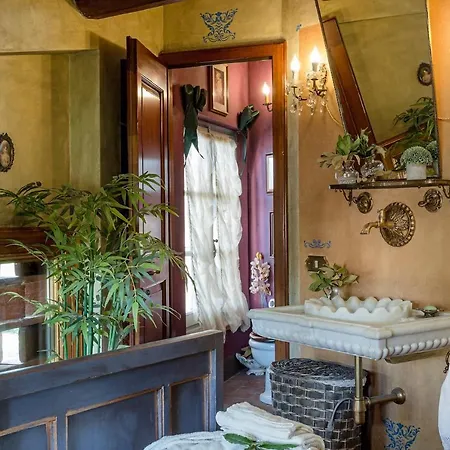 וילה La Dimora Dei Conti, Indulge In A Country With Jacuzzi Facing The Town!
