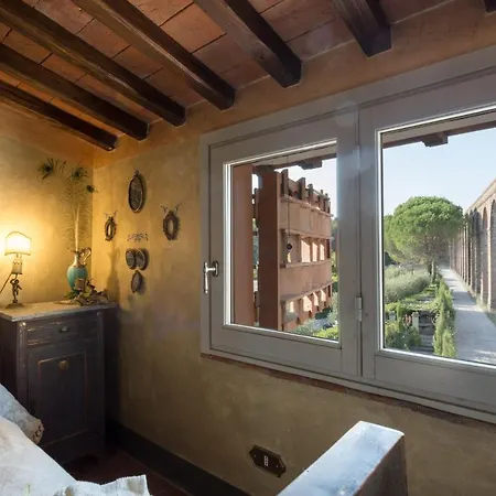 La Dimora Dei Conti, Indulge In A Country With Jacuzzi Facing The Town! קאפאנורי