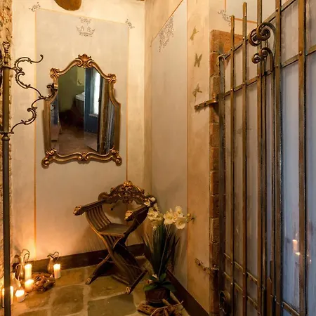 La Dimora Dei Conti, Indulge In A Country With Jacuzzi Facing The Town! *
